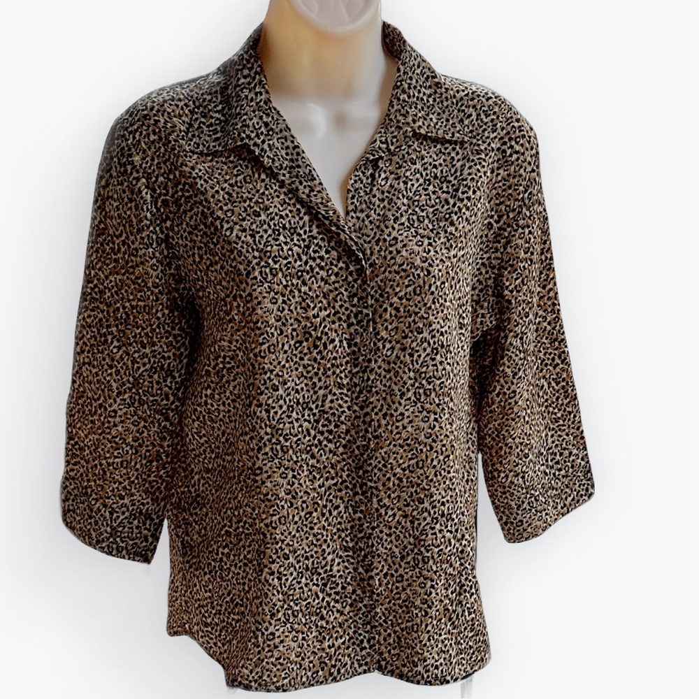 90s Minimalist Effortless Confident Leopard Small Spots Button Down Blouse ~ 6